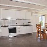 6 Person In Hemmet-by Traum Falen