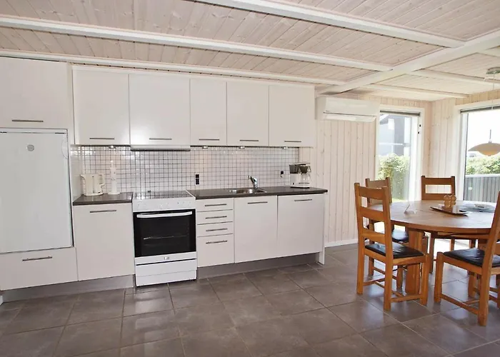 6 Person In Hemmet-by Traum Falen